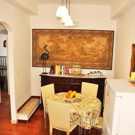 Villa Laura Sea View Apartments サンタ・マリア・ディ・カステッラバーテ 部屋 写真