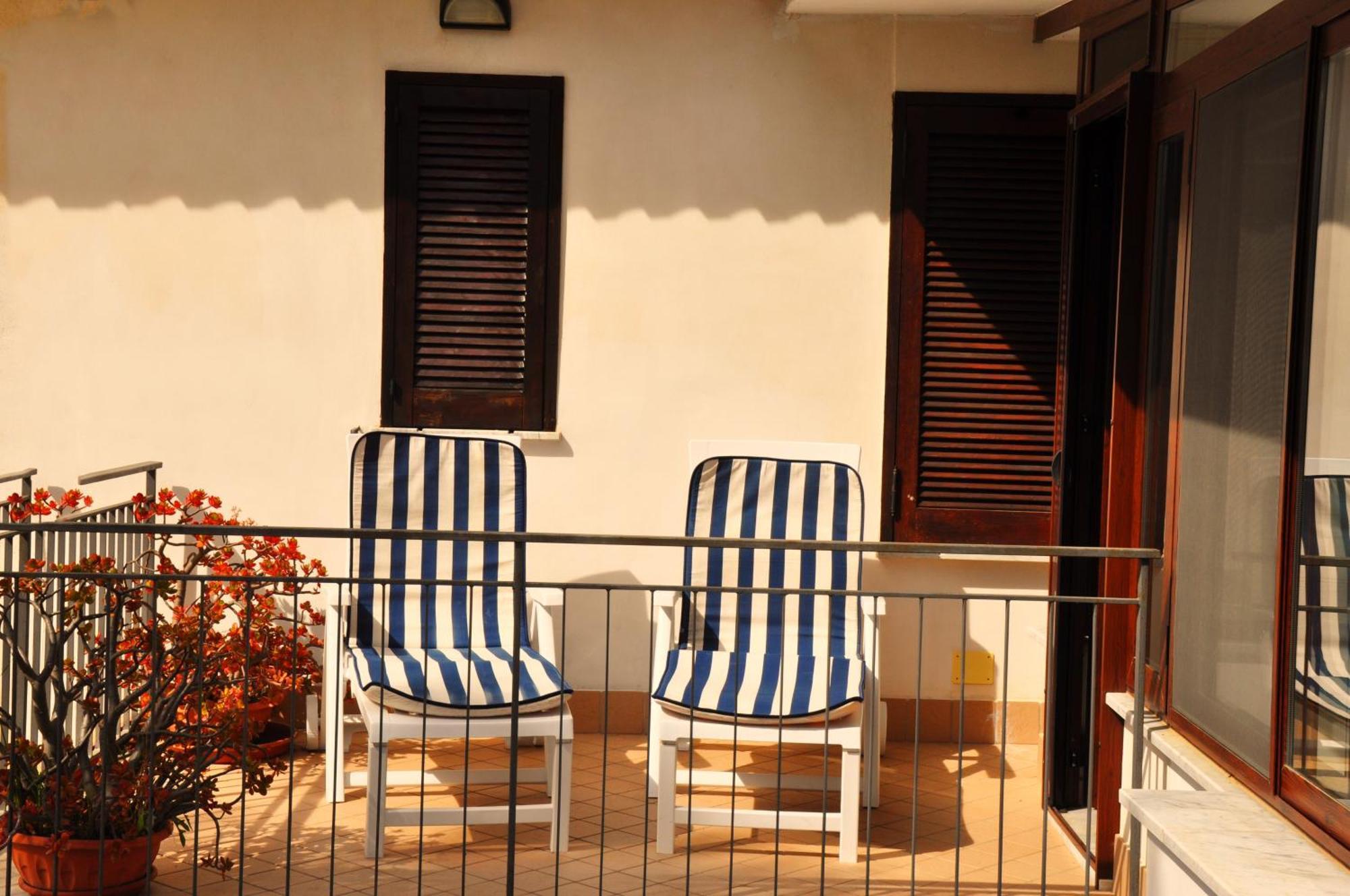 Villa Laura Sea View Apartments サンタ・マリア・ディ・カステッラバーテ 部屋 写真