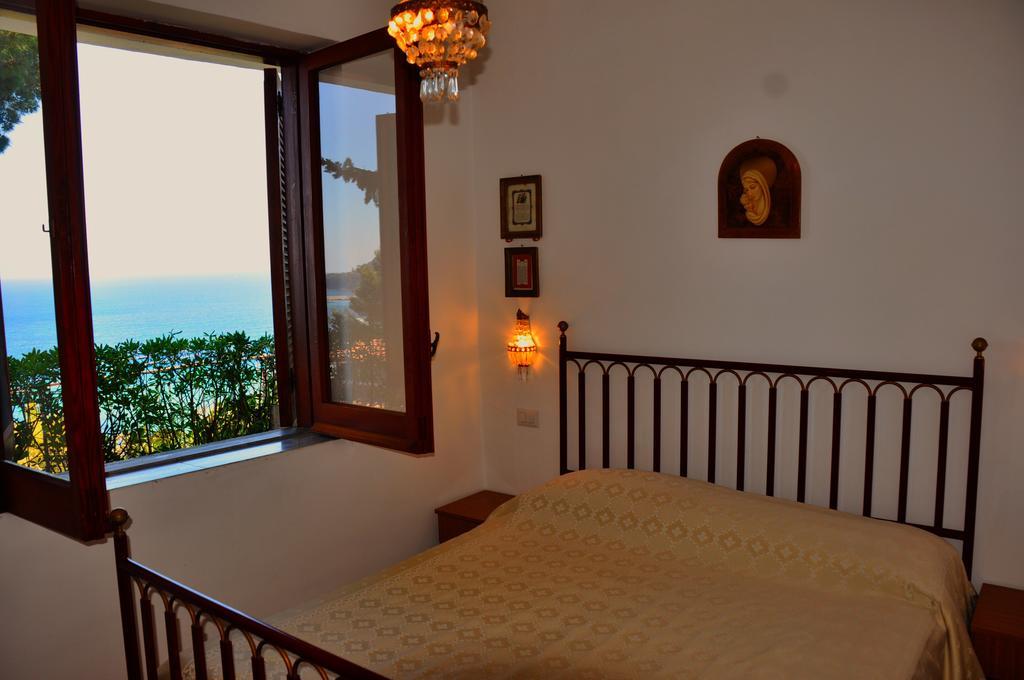 Villa Laura Sea View Apartments サンタ・マリア・ディ・カステッラバーテ エクステリア 写真