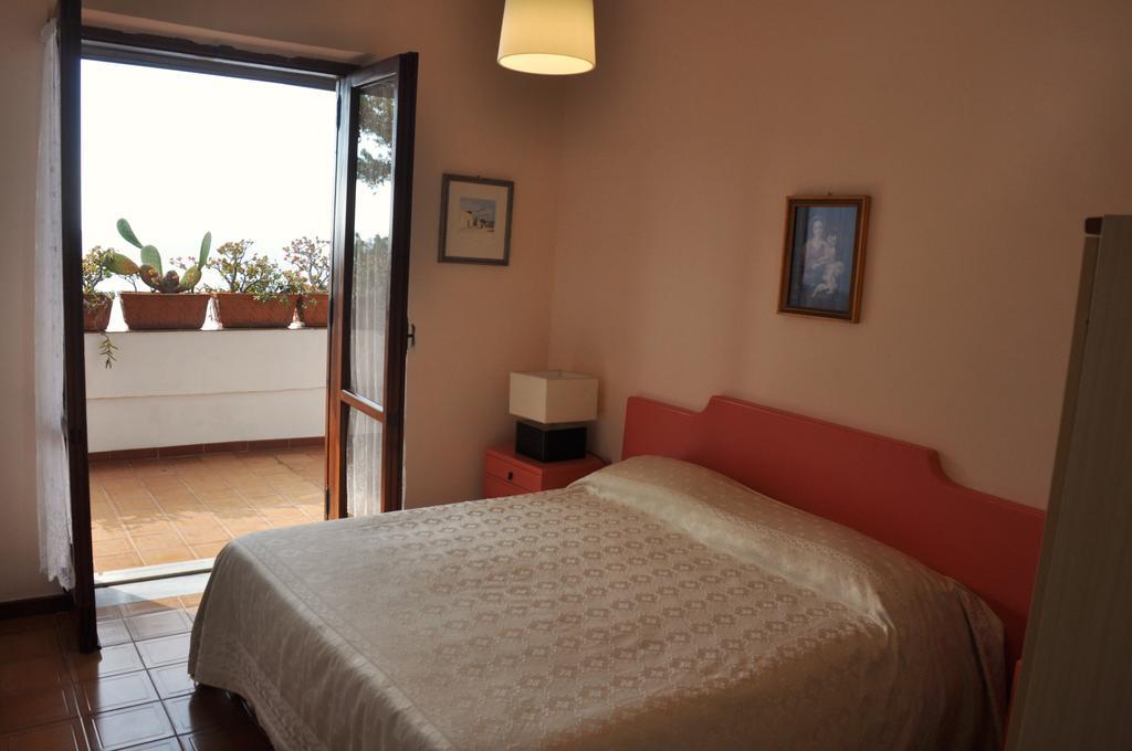 Villa Laura Sea View Apartments サンタ・マリア・ディ・カステッラバーテ エクステリア 写真