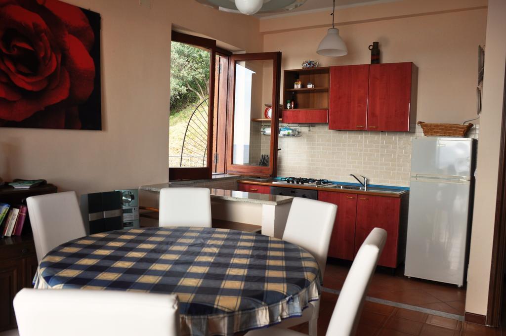 Villa Laura Sea View Apartments サンタ・マリア・ディ・カステッラバーテ エクステリア 写真