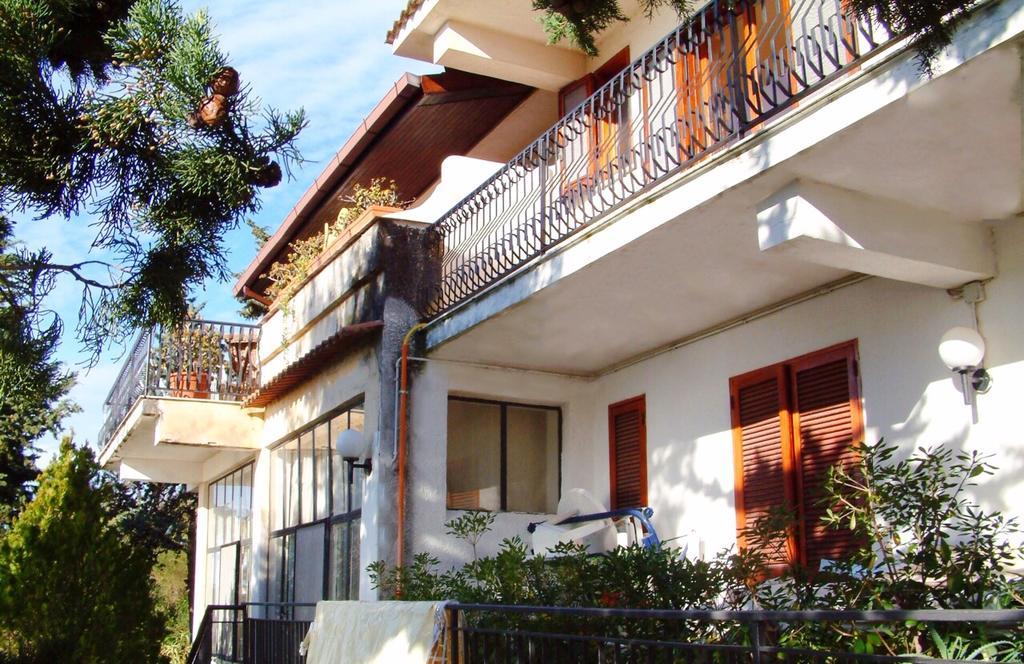 Villa Laura Sea View Apartments サンタ・マリア・ディ・カステッラバーテ エクステリア 写真