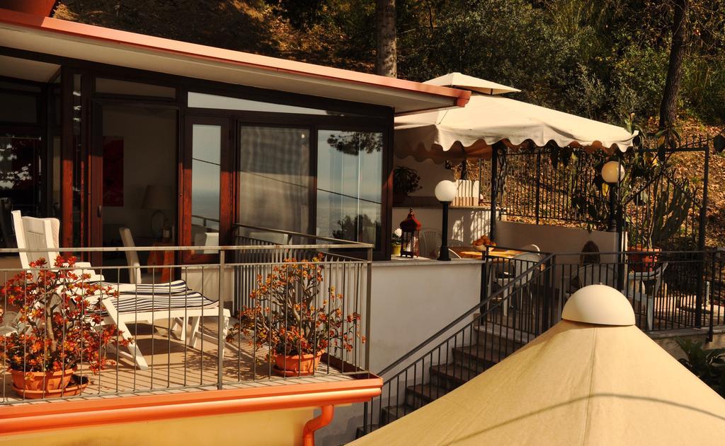 Villa Laura Sea View Apartments サンタ・マリア・ディ・カステッラバーテ エクステリア 写真