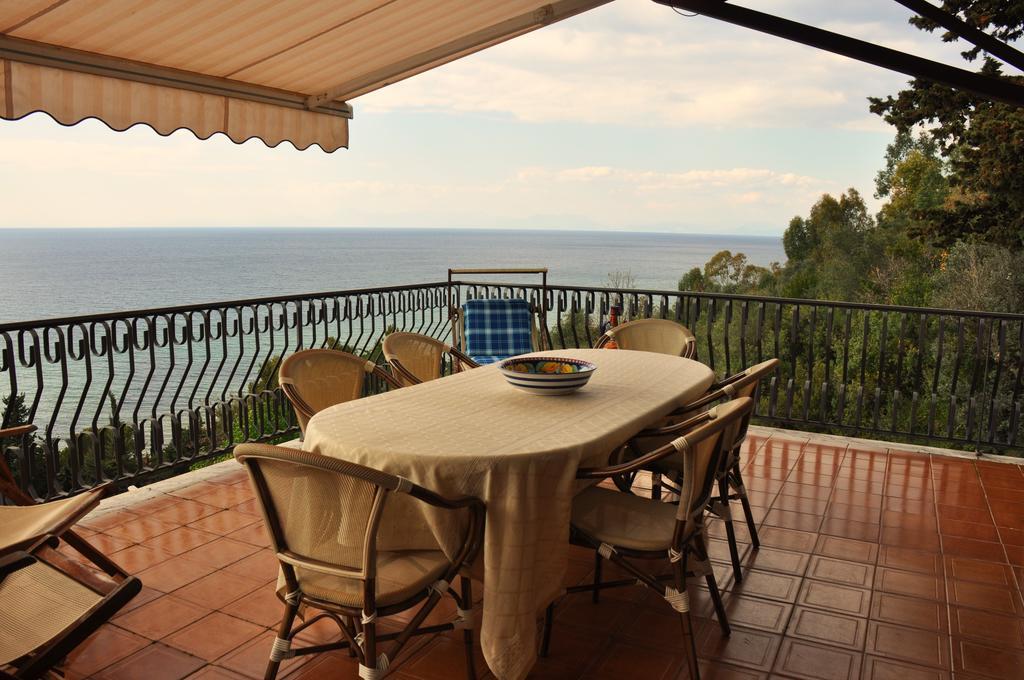 Villa Laura Sea View Apartments サンタ・マリア・ディ・カステッラバーテ エクステリア 写真